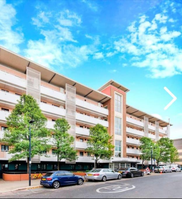 Bright, Nice Interior, Close To The City, 2 Bedroom Apartment ロンドン エクステリア 写真